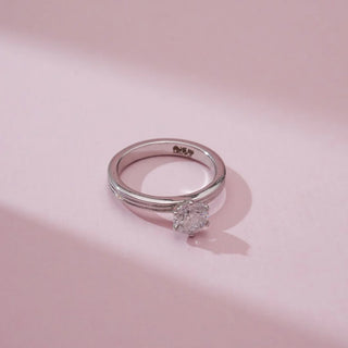 Traditional Round Cut Engagement Ring