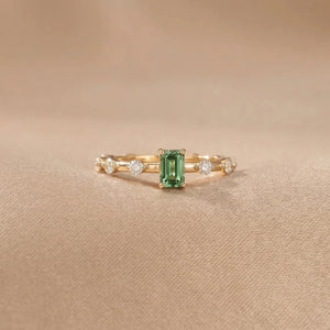 Green Centre Elegance diamond Ring