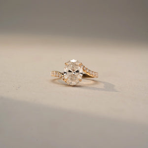Glamorous Oval Sparkle Glow Ring