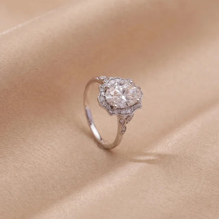 Oval Scalloped Halo Diamond Ring