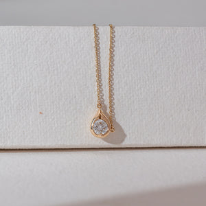 Elegant Teardrop Spark diamond necklace
