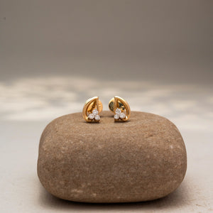 Designer Golden Curve Stud Earring