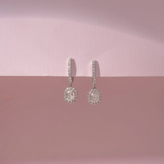 Vertical Oval Glow Diamond Earring