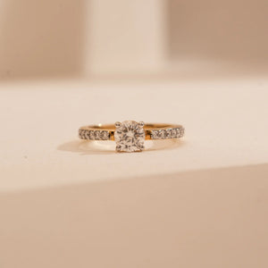 Sparkling Solitaire Gold Diamond Ring