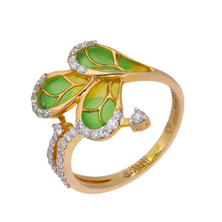 The side view of the female ring in 14 KT yellow gold of size 12 showcases a striking 0.32-carat diamond, set against a lush emerald enamel backdrop. The vibrant green enamel enhances the diamond brilliance, while the yellow gold band adds a touch of warmth and sophistication. The clean, white background highlights the ring’s intricate design and the radiant sparkle of the lab-grown diamond.