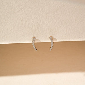 Curved Pavé Line Diamond Earring