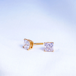 Pristine Glow Diamond Stud Earrings