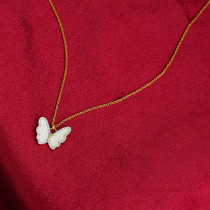 Flutter Bloom Diamond Pendant Necklace