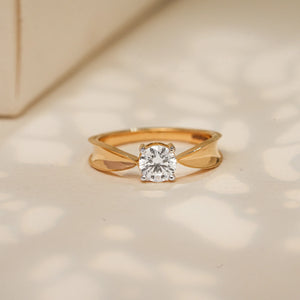 Twist Embrace Solitaire Gold Ring