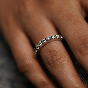 Minimalist 9-Stone Diamond Ring