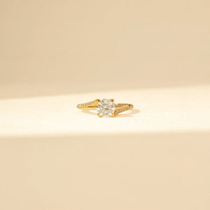 Dazzling Round Pave Diamond Ring