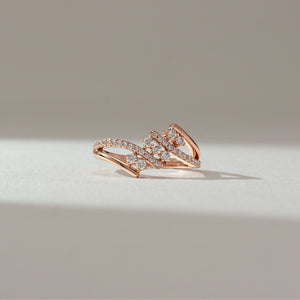 Floral Twist Cluster Diamond Ring