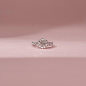 Charming Round Vintage Diamond Ring