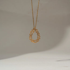 Luxury Leaf Sparkle Gold Pendant