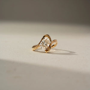 Elegant Diamond Swirl Design Ring
