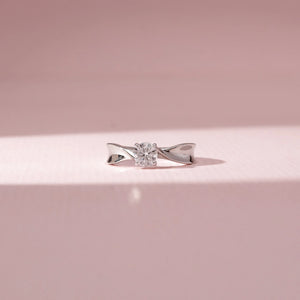 Elegant Curved Solitaire Diamond Ring