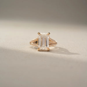 Shimmering Crystal Emerald Glow Ring
