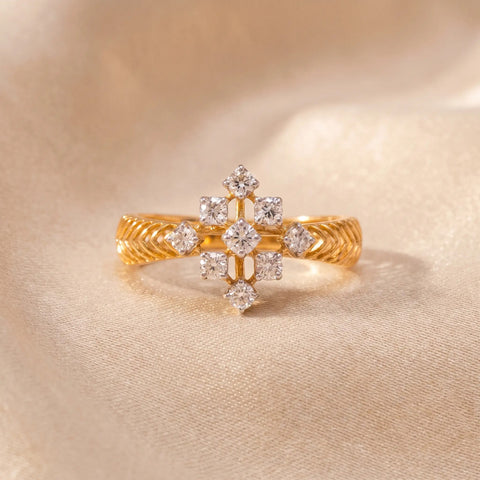 Elegant Floral Cluster Diamond Ring