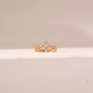 Elegant Floral Cluster Diamond Ring