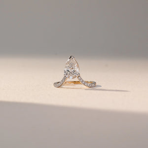Pear Wing Curve Diamond Ring