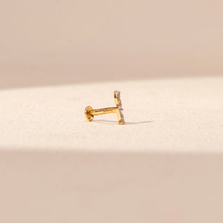 Side view of Sunburst Diamond Nosepin in 14KT Yellow Gold, featuring a round lab-grown diamond and gold rays.