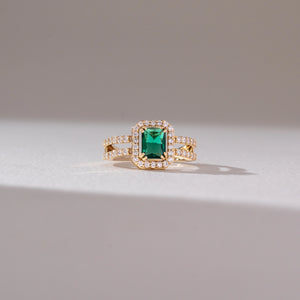 Regal Emerald Frame diamond Ring