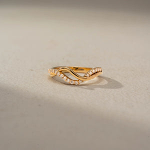 Sparkling Twist Crystal Gold Ring