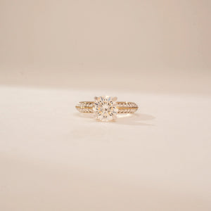 Round Tapered Shoulder Diamond Ring