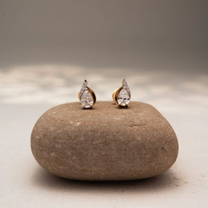 Graceful Twisted Diamond Pear Earring