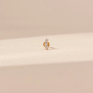 Elegant Bar Cluster Diamond Nose Pin