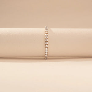 Graceful Contour Line Diamond Bracelet