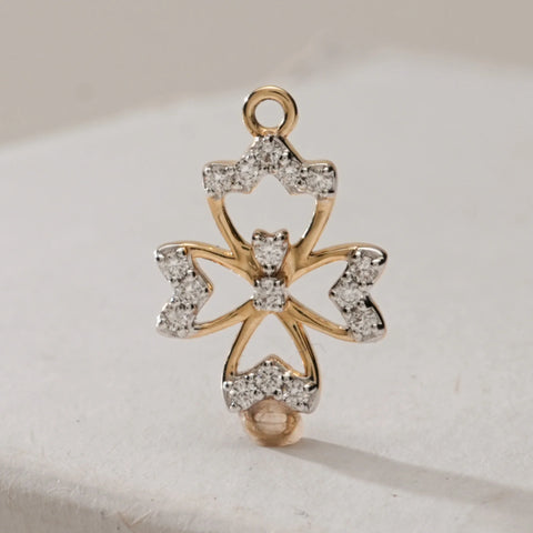 Close-up of Reia’s Elegant Petal Diamond Pendant in 14KT Yellow Gold, featuring EF VVS diamonds totalling 0.539 carats, designed in a floral petal motif with sparkling precision-set stones.
