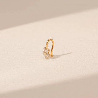Side view of Floral Diamond Nosepin in 14KT Yellow Gold, featuring a round centre diamond surrounded by five round diamonds.