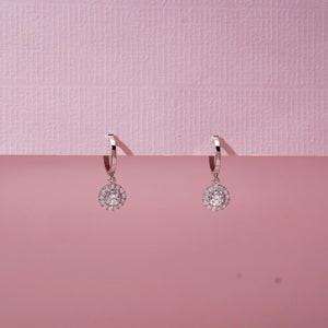 Round Bloom Cluster Diamond Earring