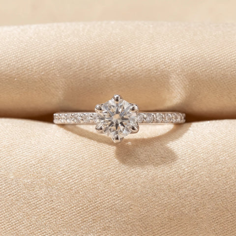 Graceful Round Diamond Accent Gold Ring